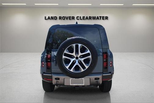 2025 Land Rover Defender P400 X-Dynamic SE