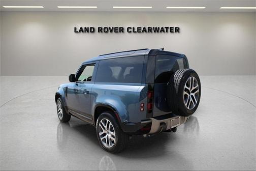 2025 Land Rover Defender P400 X-Dynamic SE