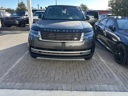 2025 Land Rover Range Rover P400 SE