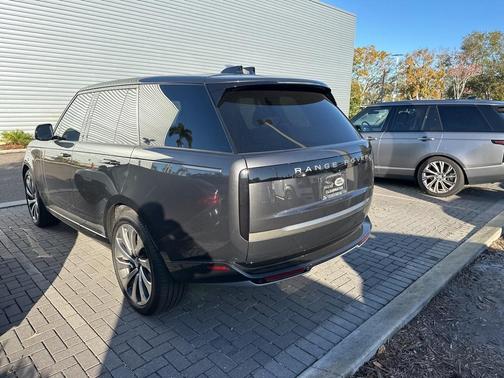 2025 Land Rover Range Rover P400 SE