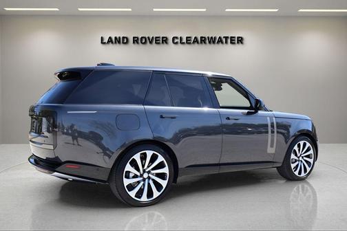 2025 Land Rover Range Rover P400 SE