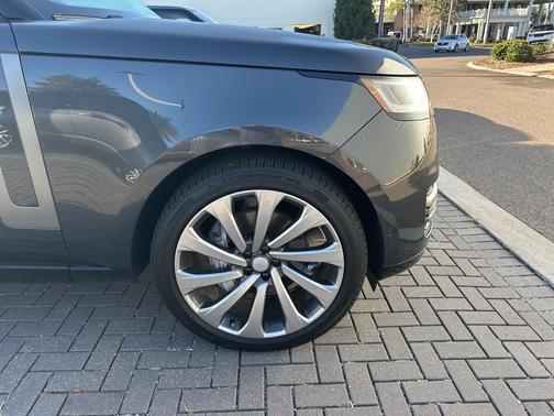 2025 Land Rover Range Rover P400 SE