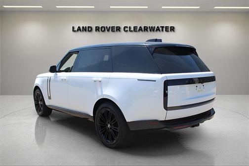 2025 Land Rover Range Rover P400 SE 7 Seat