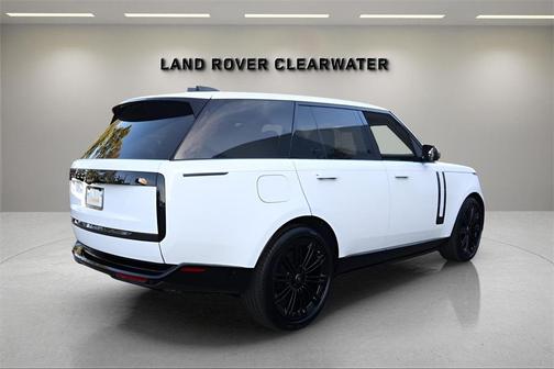 2025 Land Rover Range Rover P530 SE