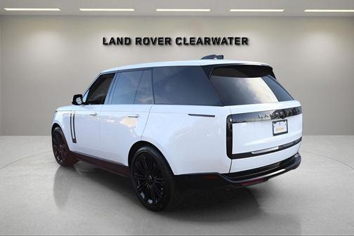 2025 Land Rover Range Rover P530 SE