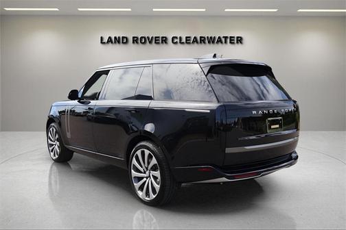 2025 Land Rover Range Rover P530 SE 7 Seat