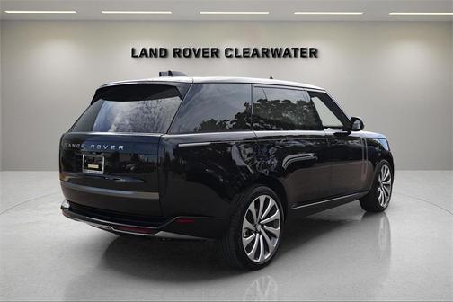 2025 Land Rover Range Rover P530 SE 7 Seat