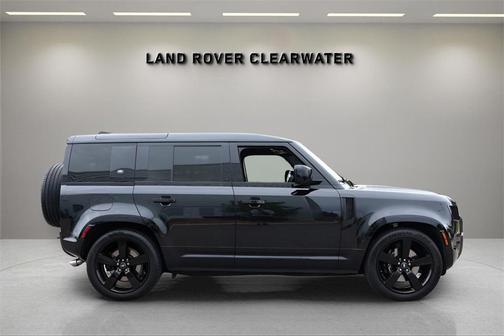 2023 Land Rover Defender 110 V8