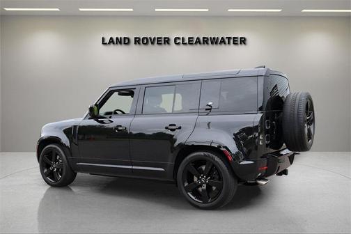 2023 Land Rover Defender 110 V8
