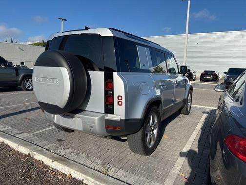 Hakuba Silver 2024 Land Rover Defender P300