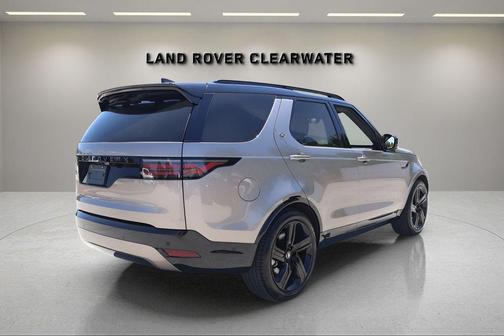 Lantau Bronze 2025 Land Rover Discovery P360 Dynamic SE