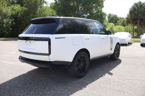 Icy White Satin Finish 2026 Land Rover Range Rover P530 SE