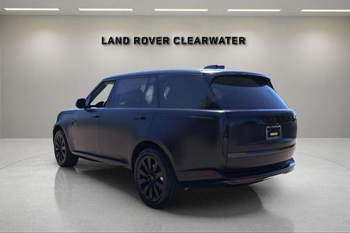 Obsidian Black Satin 2026 Land Rover Range Rover P400 SE 7 Seat