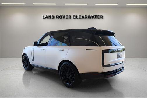 Icy White Satin Finish 2026 Land Rover Range Rover P530 SE
