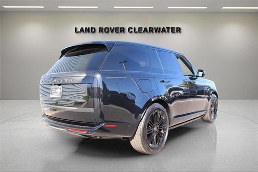 2025 Land Rover Range Rover P530 SE