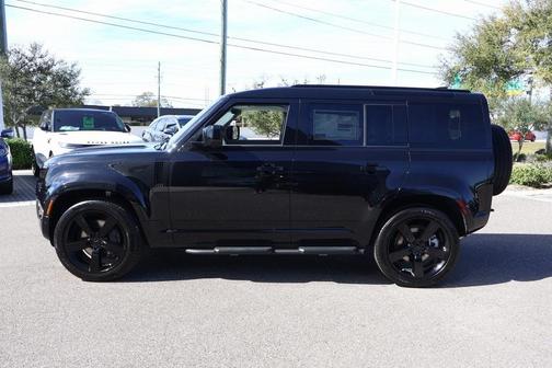 2026 Land Rover Defender 110 X-Dynamic SE