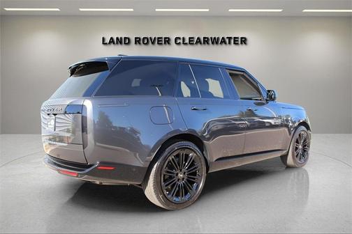 2025 Land Rover Range Rover P530 SE
