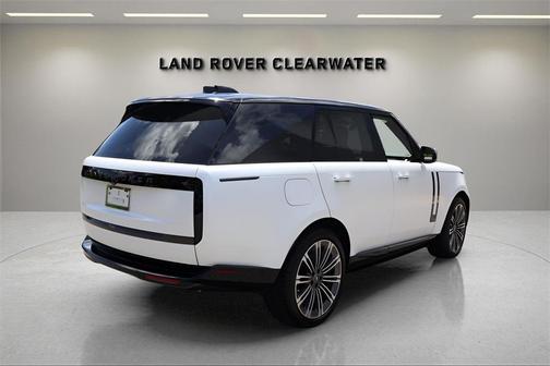 2025 Land Rover Range Rover P530 SE