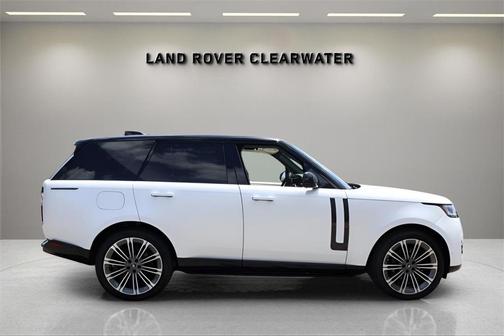2025 Land Rover Range Rover P530 SE