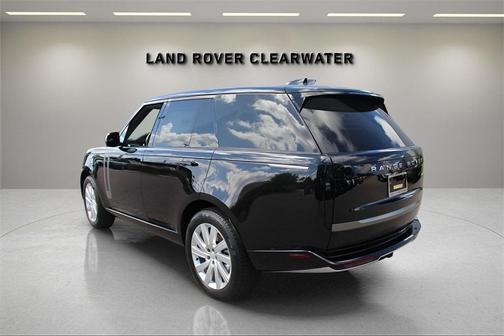 2025 Land Rover Range Rover P400 SE