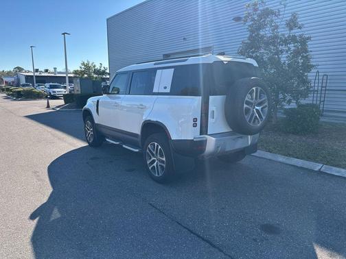 2020 Land Rover Defender 110 SE