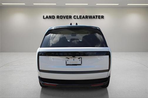 2025 Land Rover Range Rover P400 SE
