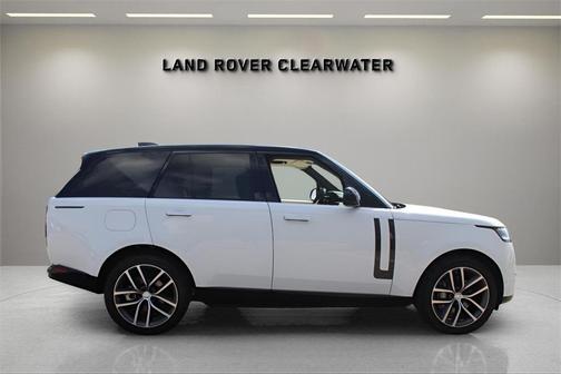 2025 Land Rover Range Rover P400 SE