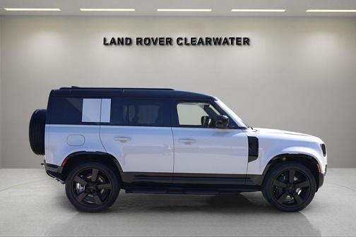 2026 Land Rover Defender 110 X-Dynamic SE