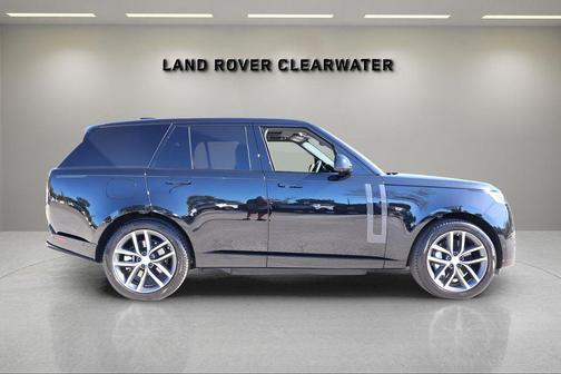 2025 Land Rover Range Rover P550e SE
