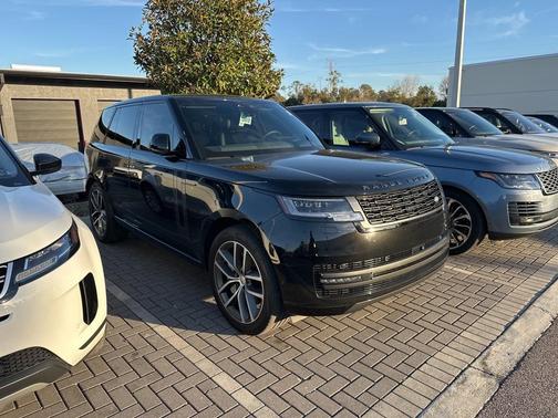 2025 Land Rover Range Rover P550e SE