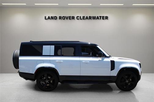 2025 Land Rover Defender P400 X-Dynamic SE