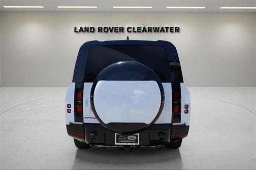 2025 Land Rover Defender P400 X-Dynamic SE