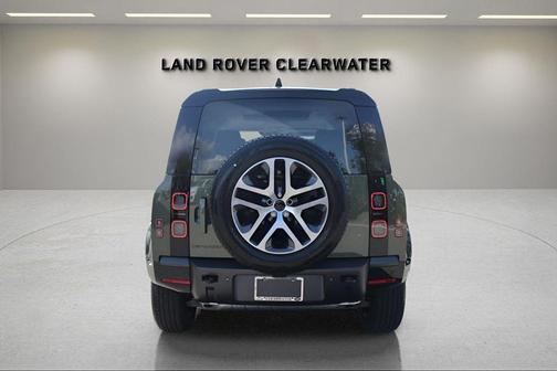 2026 Land Rover Defender 110 X-Dynamic SE