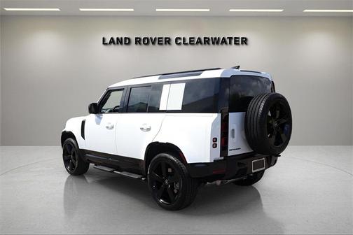 2025 Land Rover Defender P400 X-Dynamic SE
