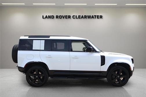 2025 Land Rover Defender P400 X-Dynamic SE