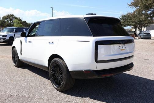 2026 Land Rover Range Rover P400 SE 7 Seat