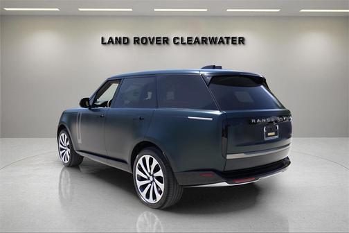 2025 Land Rover Range Rover P400 SE