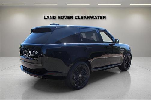 2025 Land Rover Range Rover P530 SE