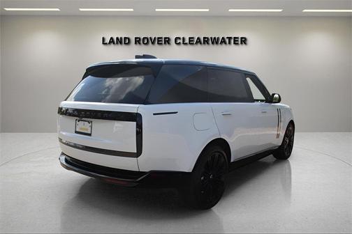 2025 Land Rover Range Rover P400 SE 7 Seat