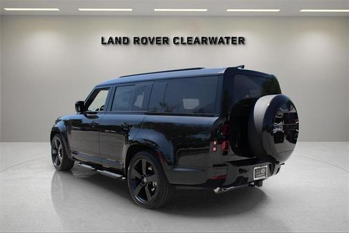2025 Land Rover Defender P400 X-Dynamic SE