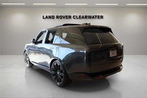 2025 Land Rover Range Rover P530 SE