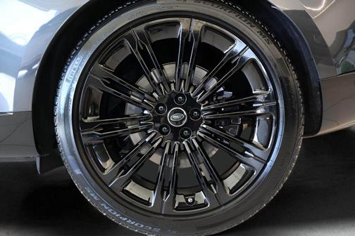 2025 Land Rover Range Rover P530 SE