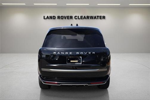 2025 Land Rover Range Rover P530 SE