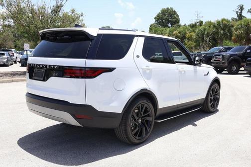 2025 Land Rover Discovery P300 S
