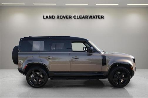 2026 Land Rover Defender 110 X-Dynamic SE