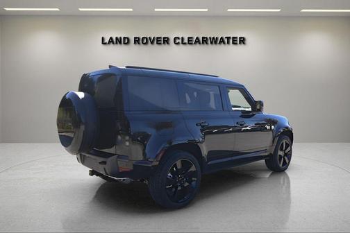 2026 Land Rover Defender 110 X-Dynamic SE