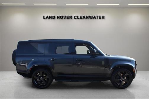 2025 Land Rover Defender P400 X-Dynamic SE