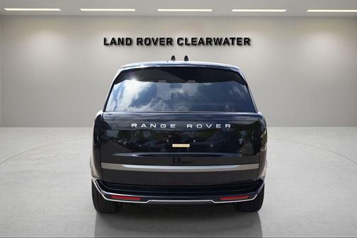 Santorini Black 2026 Land Rover Range Rover P530 SE