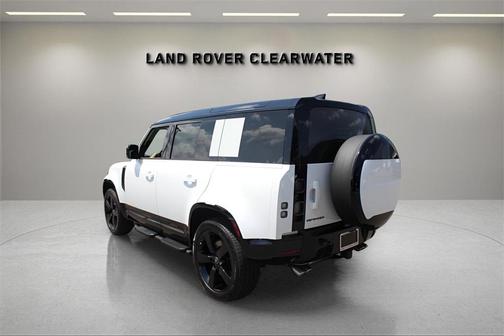 2025 Land Rover Defender P525 V8