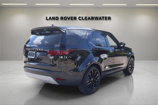 Black 2026 Land Rover Discovery S
